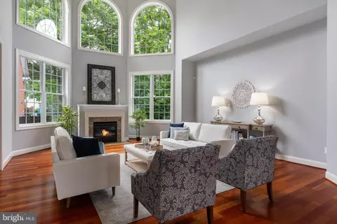 Living - 1628 Kirby Rd, Mclean, VA 22101 photo 2 of 6