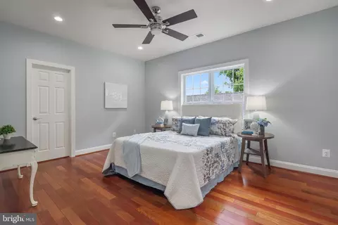Bedroom - 1628 Kirby Rd, Mclean, VA 22101 photo 4 of 9