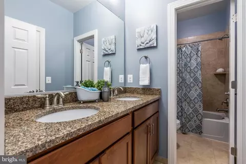 Entry Way - 1628 Kirby Rd, Mclean, VA 22101 photo 8 of 11