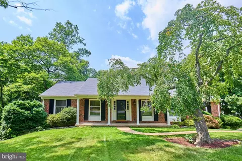 5812 Dawes Ave, Alexandria, VA 22311