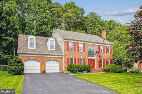 9404 Eagle Trce, Fairfax Station, VA 22039
