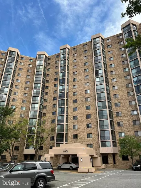 5901 Mount Eagle Dr #801, Alexandria, VA 22303