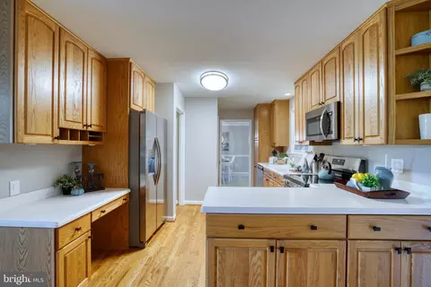 6710 Sydenstricker Rd, Springfield, VA 22152 photo 21