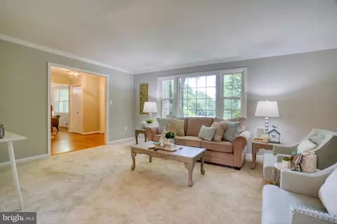 6710 Sydenstricker Rd, Springfield, VA 22152 photo 16