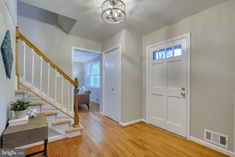 6710 Sydenstricker Rd, Springfield, VA 22152 photo 12