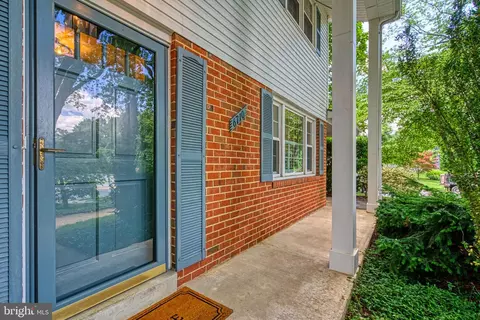 6710 Sydenstricker Rd, Springfield, VA 22152 photo 10