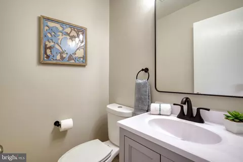 6710 Sydenstricker Rd, Springfield, VA 22152 photo 13