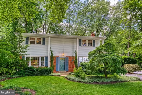 6710 Sydenstricker Rd, Springfield, VA 22152
