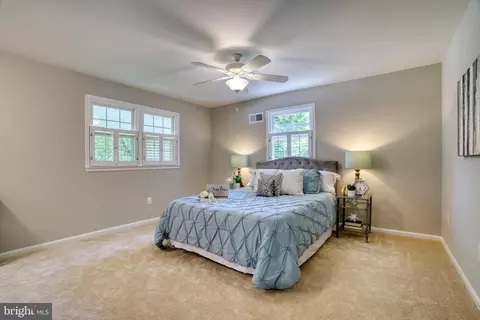 6710 Sydenstricker Rd, Springfield, VA 22152 photo 5