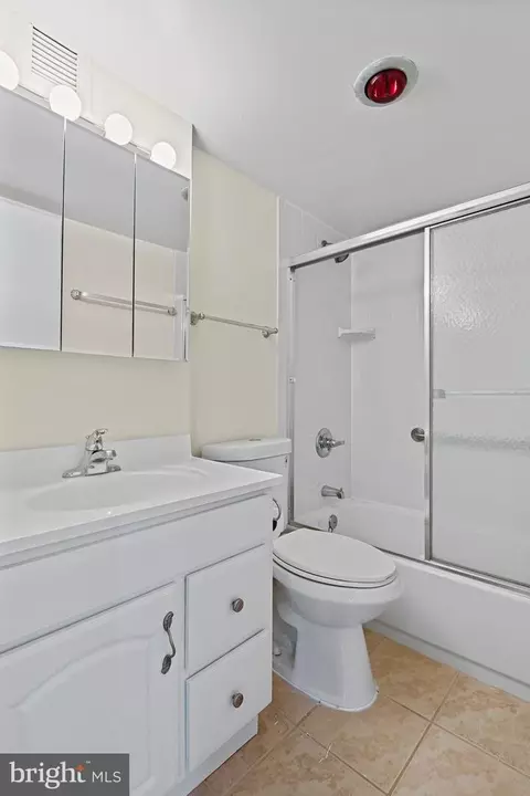 6800 Fleetwood Rd #815, Mclean, VA 22101 photo 17