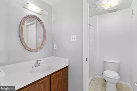 Bath - 9008 Golden Leaf Ct, Springfield, VA 22153 photo 2 of 6
