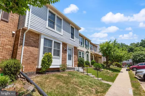 Exterior - 9008 Golden Leaf Ct, Springfield, VA 22153 photo 3 of 6