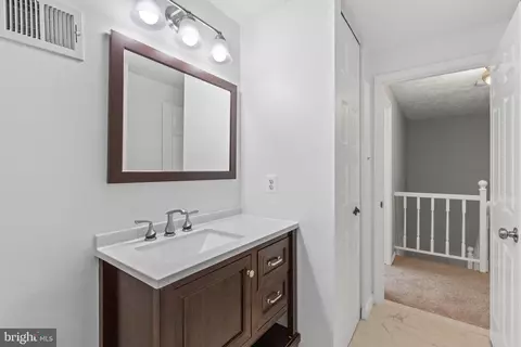 Entry Way - 9008 Golden Leaf Ct, Springfield, VA 22153 photo 3 of 3