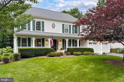 6704 Rock Fall Ct, Clifton, VA 20124