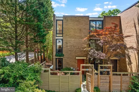 11459 Washington Plz W, Reston, VA 20190
