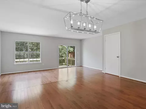 7823 Solomon Seal Dr, Springfield, VA 22152 photo 10
