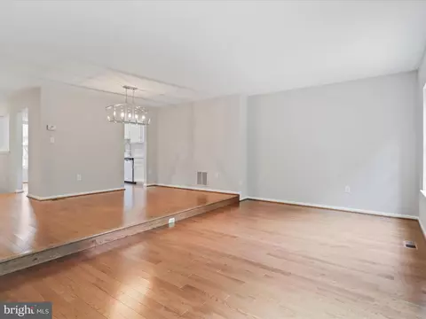 7823 Solomon Seal Dr, Springfield, VA 22152 photo 17