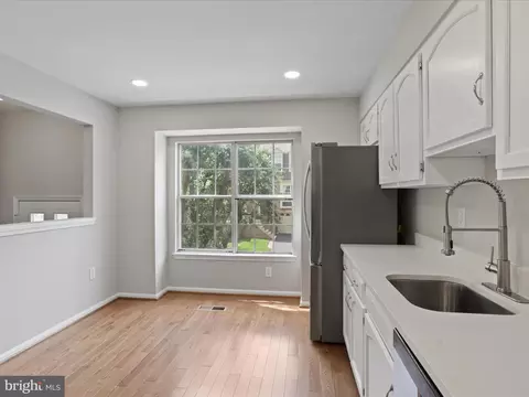 7823 Solomon Seal Dr, Springfield, VA 22152 photo 7