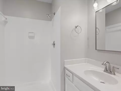 7823 Solomon Seal Dr, Springfield, VA 22152 photo 31