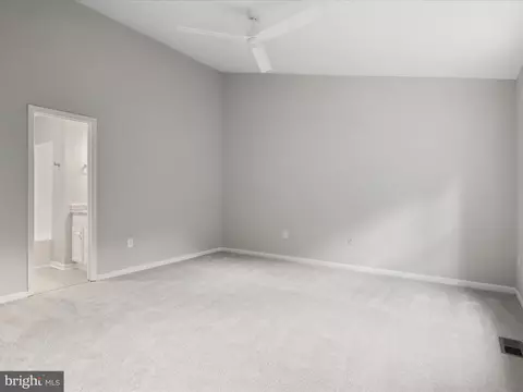 7823 Solomon Seal Dr, Springfield, VA 22152 photo 23