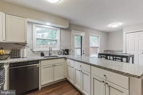 9703 Shipwright Dr, Burke, VA 22015 photo 10