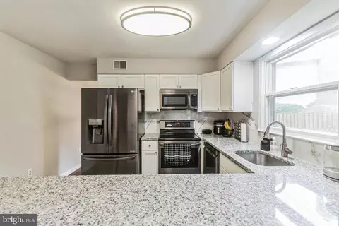 9703 Shipwright Dr, Burke, VA 22015 photo 11