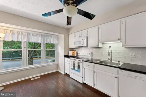 7253 Kousa Ln, Springfield, VA 22152 photo 8