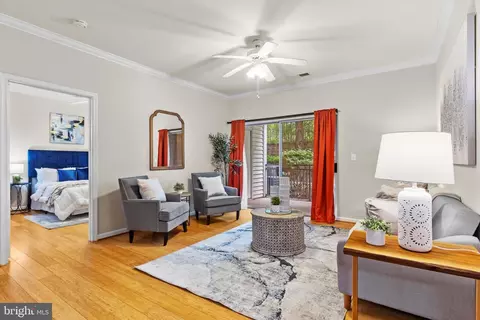 12140 Garden Grove Cir #102, Fairfax, VA 22030
