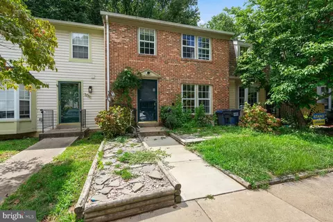 5748 Walnut Wood Ln, Burke, VA 22015