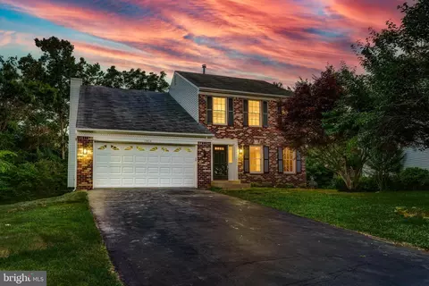 13614 Chevy Chase Ln, Chantilly, VA 20151