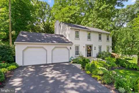 9817 New England Woods Ct, Burke, VA 22015
