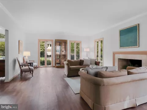 4135 N River St, Mclean, VA 22101 photo 8