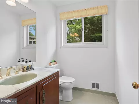 4135 N River St, Mclean, VA 22101 photo 22