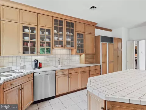 4135 N River St, Mclean, VA 22101 photo 16