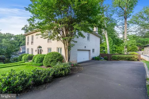 4135 N River St, Mclean, VA 22101 photo 3
