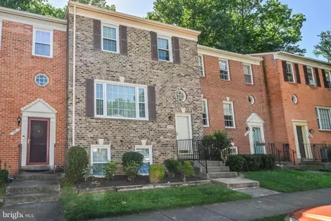 2949 Waterford Ct, Vienna, VA 22181
