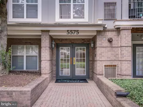 5575 Seminary Rd #405, Falls Church, VA 22041