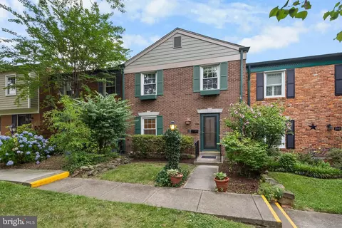 2107 Huntington Ave, Alexandria, VA 22303