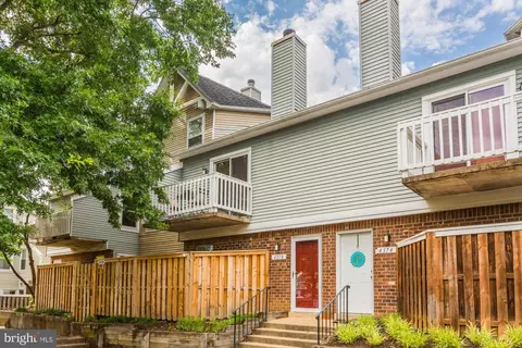 4378 Pembrook Village Dr #80, Alexandria, VA 22309