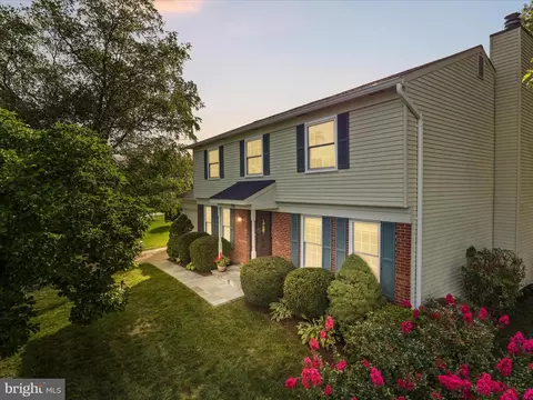 726 Gentle Breeze Ct, Herndon, VA 20170