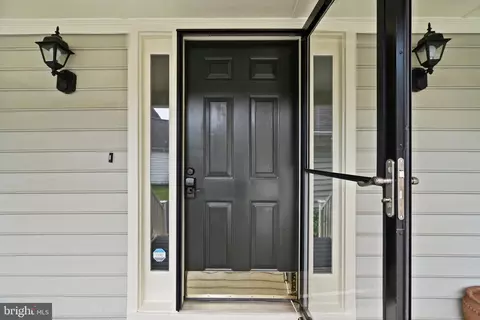 Entry Way - 6563 Forsythia St, Springfield, VA 22150 photo 1 of 11