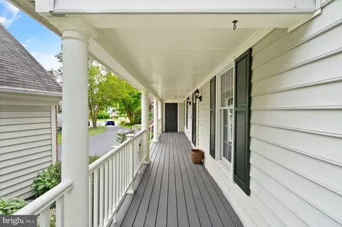 Exterior - 6563 Forsythia St, Springfield, VA 22150 photo 9 of 15