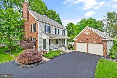 Exterior - 6563 Forsythia St, Springfield, VA 22150 photo 3 of 15