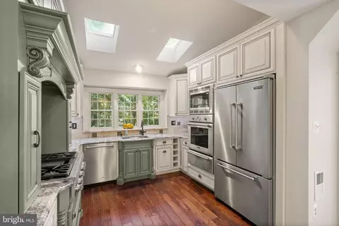Kitchen - 6563 Forsythia St, Springfield, VA 22150 photo 2 of 3