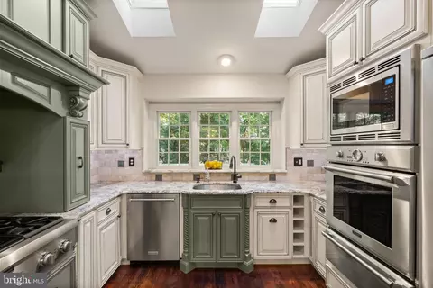 Kitchen - 6563 Forsythia St, Springfield, VA 22150 photo 3 of 3