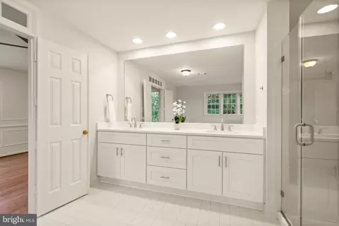 Bath - 6563 Forsythia St, Springfield, VA 22150 photo 2 of 4