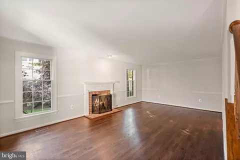 Living - 6563 Forsythia St, Springfield, VA 22150 photo 1 of 6