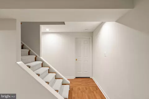 Entry Way - 6563 Forsythia St, Springfield, VA 22150 photo 10 of 11