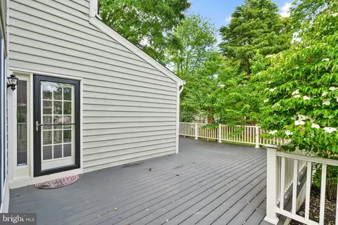 Exterior - 6563 Forsythia St, Springfield, VA 22150 photo 11 of 15