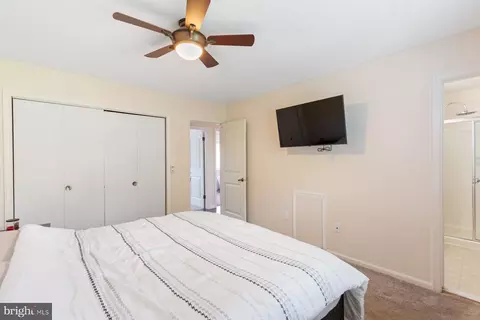Bedroom - 651 Eric Ct, Herndon, VA 20170 photo 7 of 8